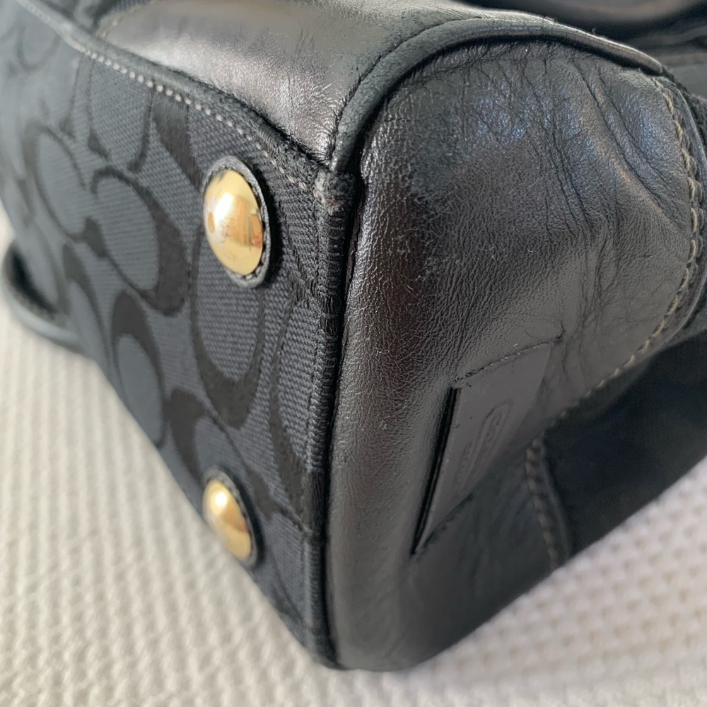 Coach ✨Signature✨ Purse - Picture 7 of 8